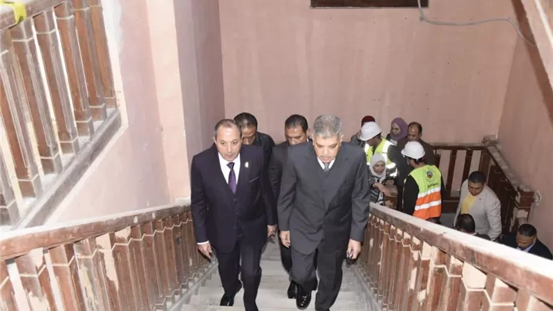 رئيس هيئة قناة السويس ومحافظ بورسعيد يتفقدان أعمال ترميم مبنى القبة