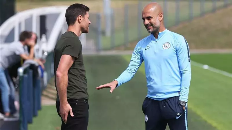 جوارديولا: مشفق على تشابي ألونسو من تدريب ريال مدريد