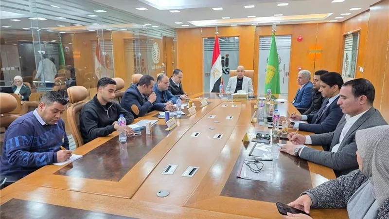 محافظ المنيا يتابع غلق اللجان خلال اليوم الأول لانتخابات النواب 