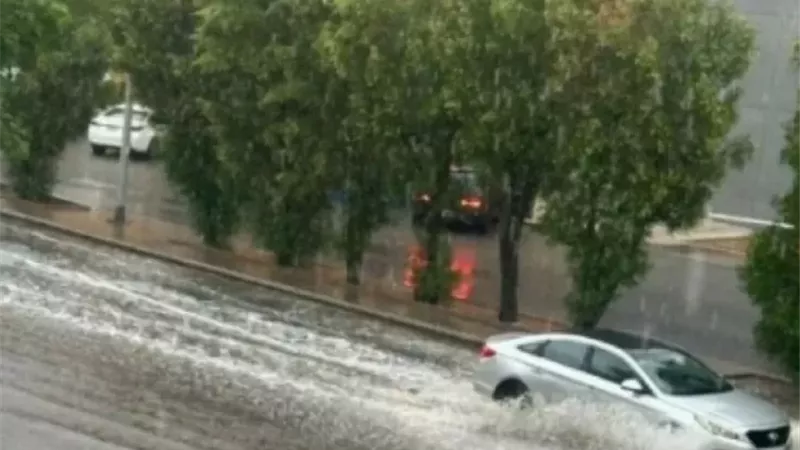 سيول وأمطار لم يسبق لها مثيل في السعودية| صور