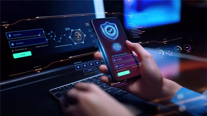 إزاي تحمي هاتفك من الاختراق؟.. القومي للاتصالات يشرح بالخطوات| فيديو