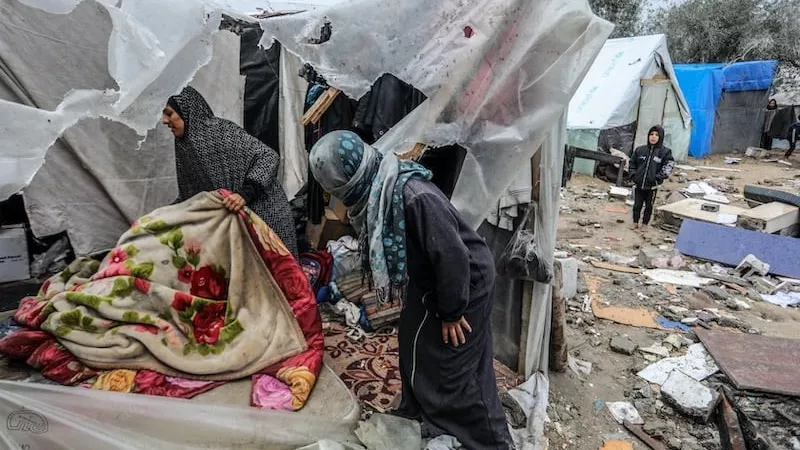 الأونروا: الأمطار تفاقم معاناة النازحين وتغرق عشرات الخيام في غزة