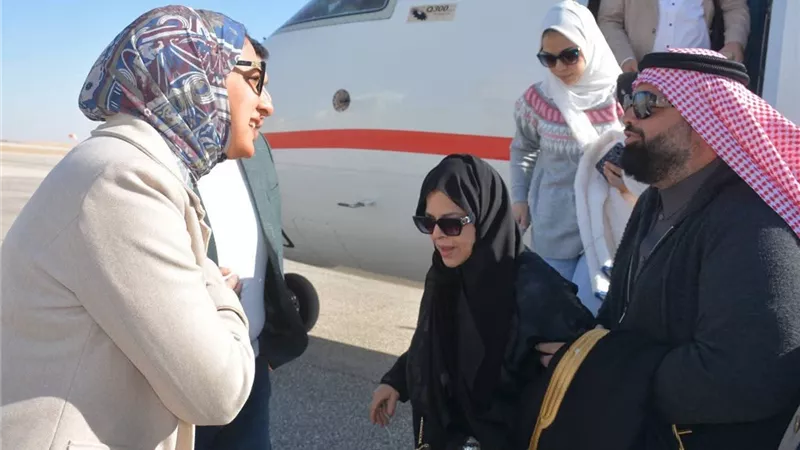   نائب محافظ الوادي الجديد تستقبل وفودا من 5 دول عربية وأجنبية