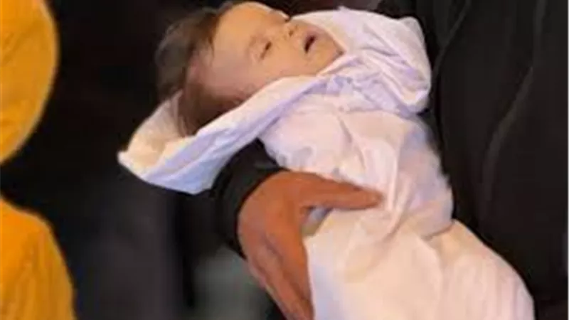 رضيع جديد يموت تجمداً في غزة.. «البرد والجوع» يحصدا الضحايا 