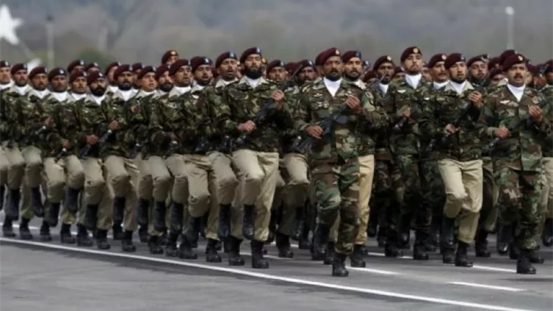 بعد عمران خان.. باكستان تقضي بالسجن 14 عاما لرئيس سابق للاستخبارات