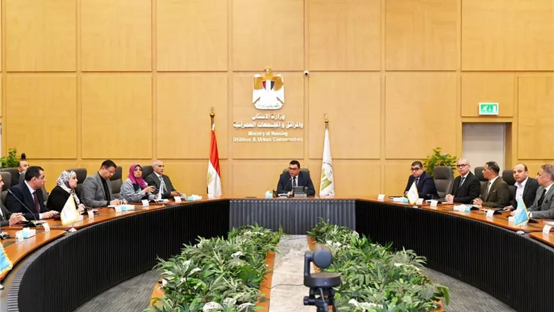 وزير الإسكان يحسم الملف.. خطة عاجلة لتقنين أوضاع الأراضي بـ10 مدن جديدة