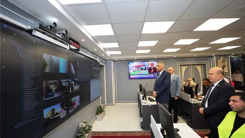 محافظ أسوان يتابع سير العملية الانتخابية لجولة الإعادة للمرحلة الأولى