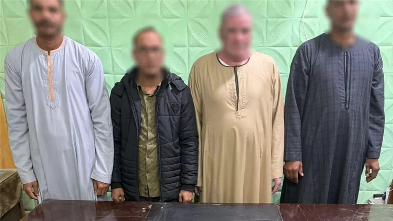 ضبط 4 أشخاص بمحيط دائرة انتخابية في المنيا بحوزتهم مبالغ مالية