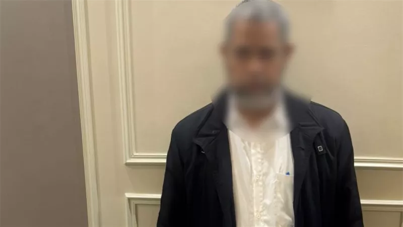 ضبط شخص يوزع أموالا لانتخاب أحد المرشحين في المنيا