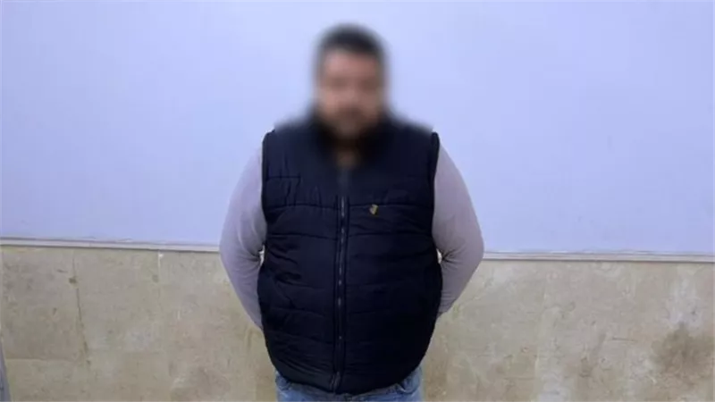 ضبط شخص يروج كروت دعاية انتخابية لصالح أحد المرشحين في أسيوط
