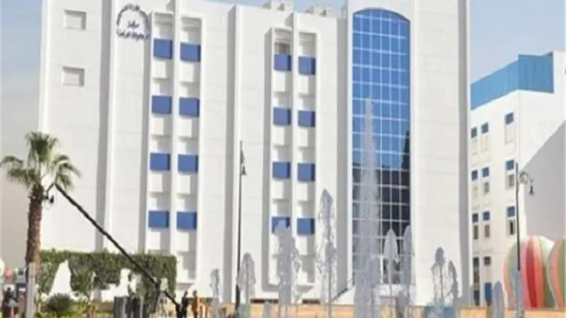 مجمع الجلاء الطبي للقوات المسلحة يستضيف خبيرًا عالميًا في جراحات الحنجرة