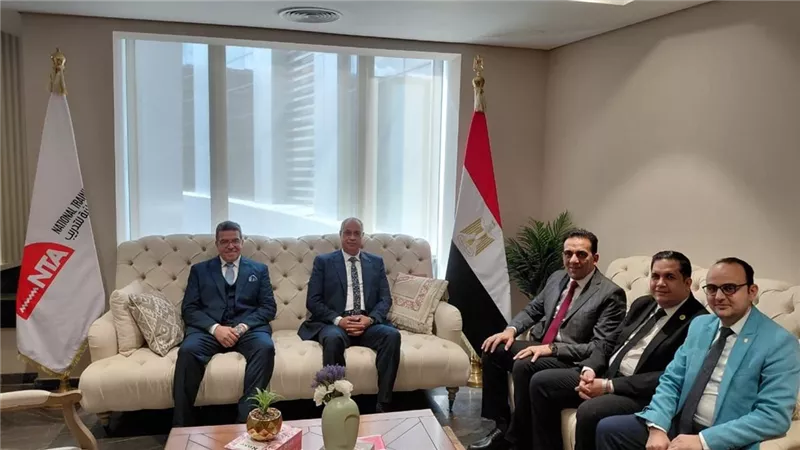 وفد جامعة سوهاج يبحث التعاون مع الأكاديمية الوطنية للتدريب