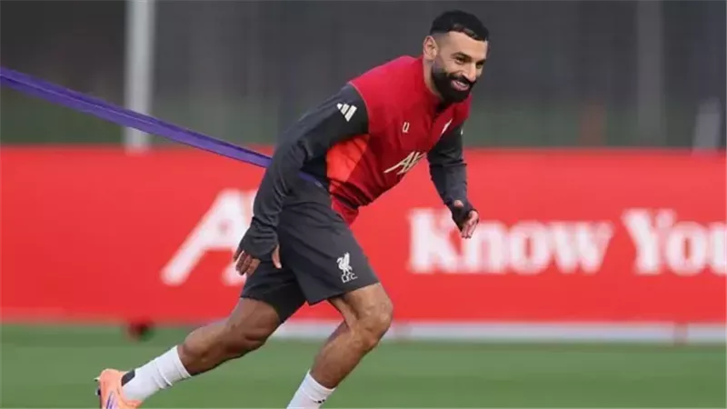 أسطورة ليفربول يدعم محمد صلاح: عنصر قوة وإلهام لمن حوله