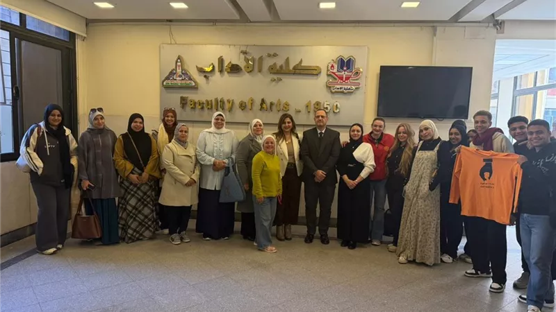 «آداب عين شمس» تنظم ندوة ومعرضًا خيريًا لمناهضة العنف ضد المرأة