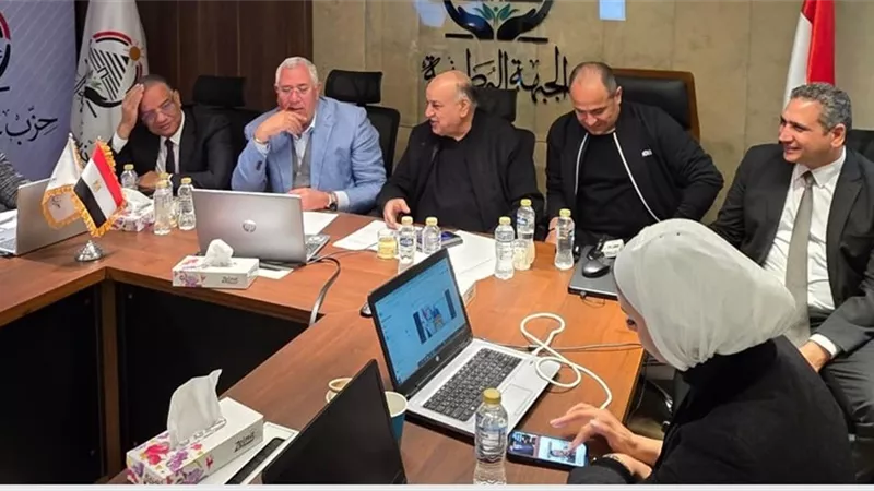 غرفة «الجبهة الوطنية» تختتم متابعة أعمال التصويت بالدوائر الـ30 المُلغاة
