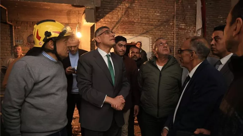 محافظ الجيزة يأمر بإخلاء عقار إمبابة ومجاوره لحماية السكان