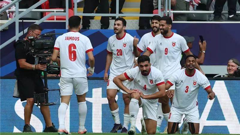 لاعب منتخب الأردن : إصابة يزن النعيمات أثرت علينا .. وسنحقق اللقب من أجله