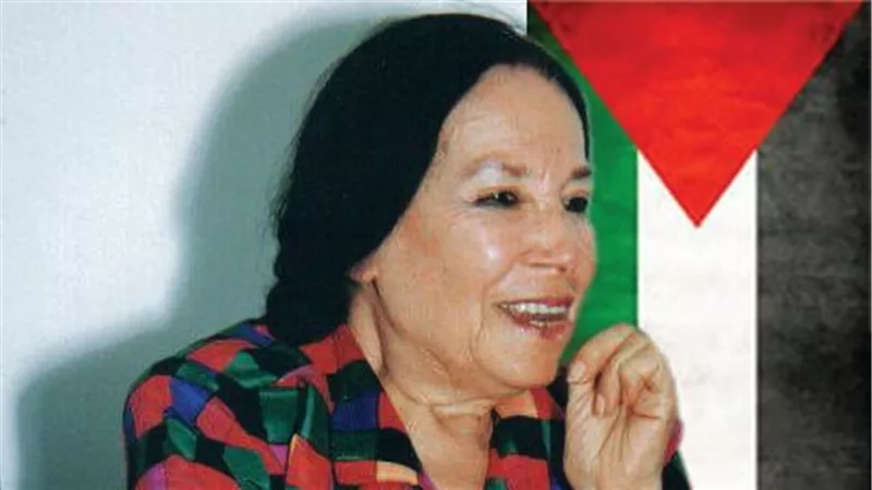 قاومت القيود بالكلمة.. فدوى طوقان أيقونة الشعر الفلسطيني