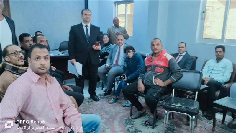 مديرية العمل بالأقصر تنفذ اختبارات مهنية للخياطة وتسلم عقود عمل لذوي الهمم