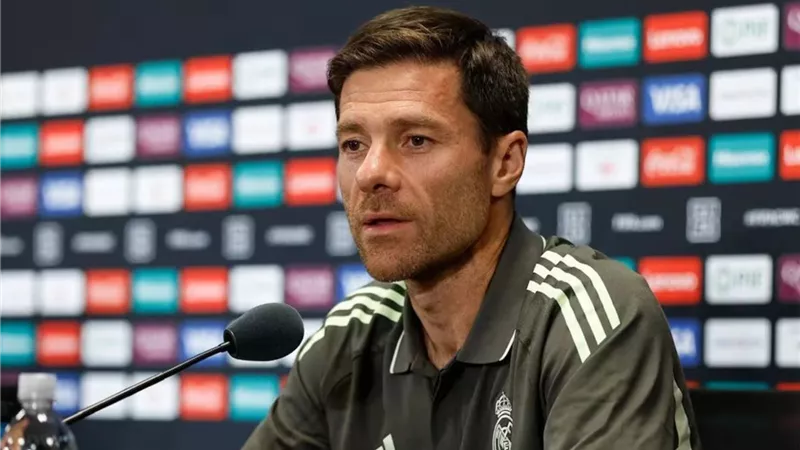 هل تكون الفرصة الأخيرة؟.. موقف ريال مدريد من رحيل تشابي ألونسو