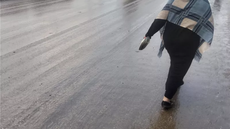 أمطار غزيرة متقطعة بمدينة دسوق رغم تحسن الأحوال الجوية