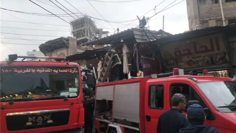 السيطرة على حريق أعلى سطح محل شهير خلف السيد البدوي بطنطا