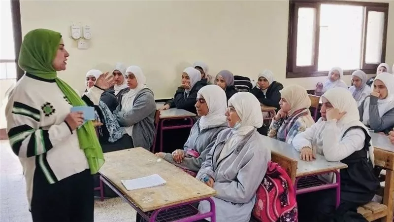 ثقافة الفيوم ينظم لقاءات تثقيفية وتوعوية لتعزيز وعي الطالبات بالمدارس
