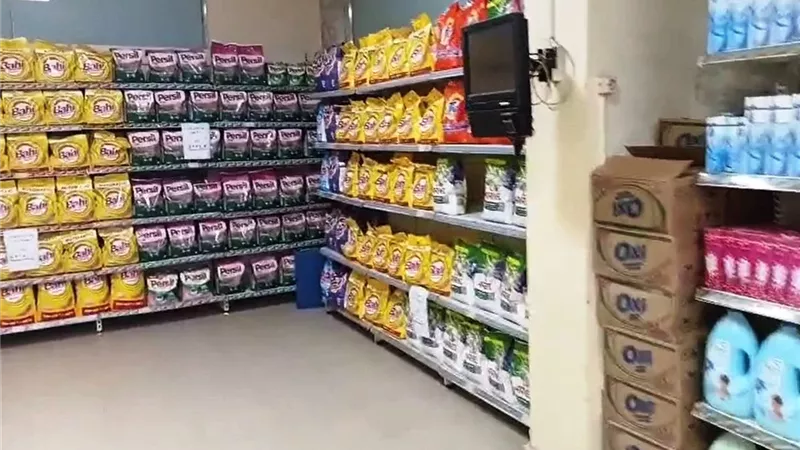 محافظ أسوان يحيل مدير فرع 