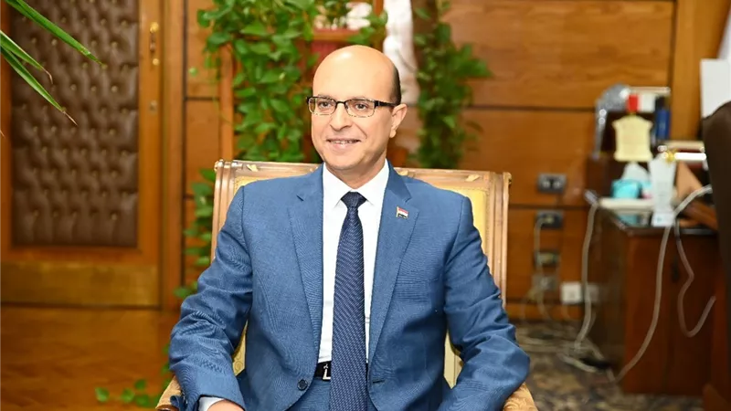 رئيس جامعة أسيوط: حريصون على تعزيز التواصل مع الخريجين في اليوم العلمي