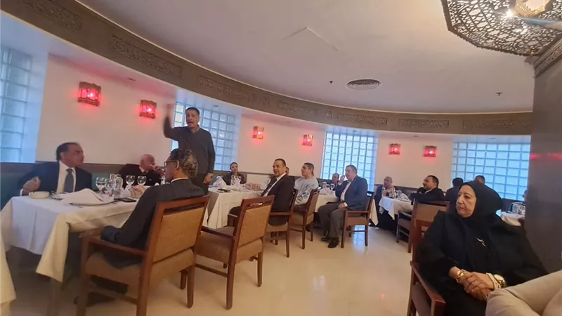 «البدوي» و«أبو شقة» في اجتماع قيادات الوفد بـ«فندق سفير»