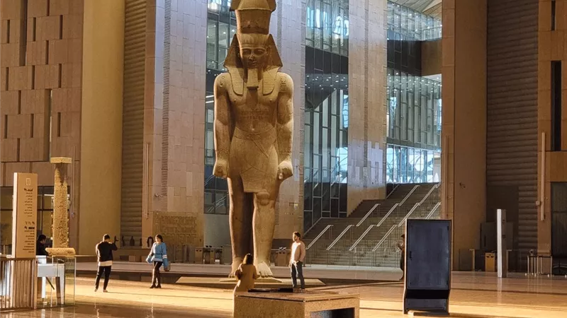 المتحف المصري الكبير ينعش سياحة اليوم الواحد ويرفع الرحلات 35%