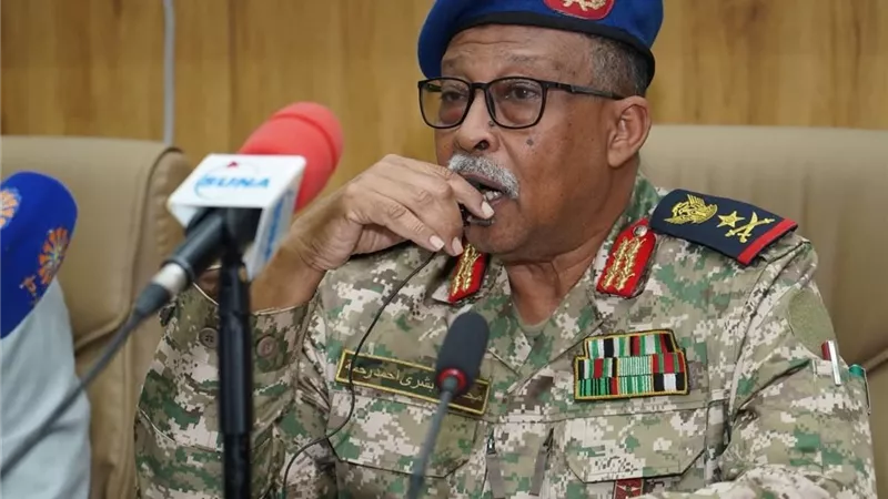 قائد عسكري سوداني: الحرب داخل بلادنا تحولت من تمرد إلى غزو خارجي