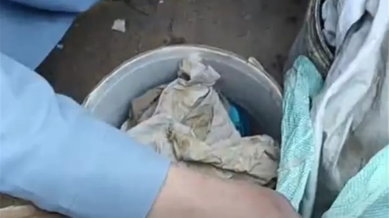 انتفاضة ضد الجهل .. استخراج أعمال سحر من مقابر قرية طلا ببني سويف|صور