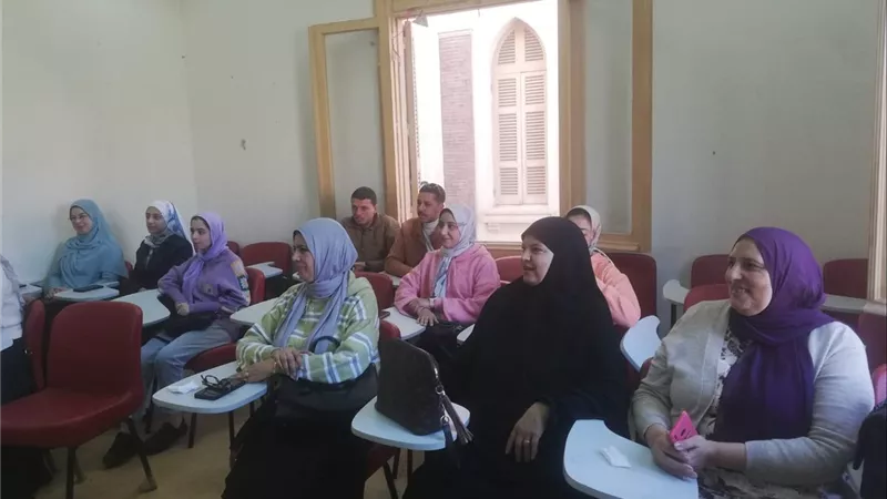 «الثقافة» تنظم ورش فنية لتعليم «لغة الإشارة» بمركز الإبداع الفني بدمنهور
