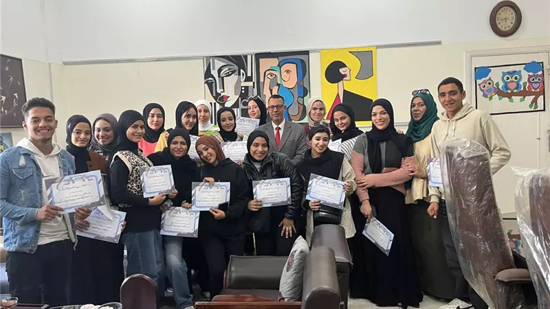 تكريم فريق مسرح طفولة بجامعة الزقازيق عن مسرحية «سبع ورقات كوتشينه»
