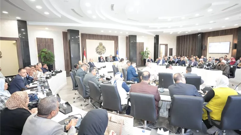 محافظ أسوان يتابع نتائج مديرية الطب البيطرى لمكافحة مرض السعار