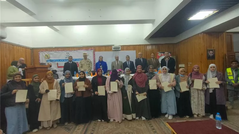 نائب رئيس جامعة الأزهر بأسيوط  يحاضر في ندوة توعوية «قيمنا تعكس هويتنا
