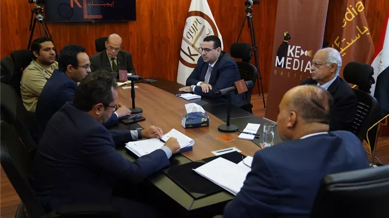 الكاتب محمد خيال: 