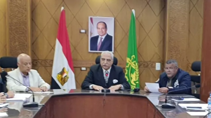 استبعاد المدير وإحالة مسؤولين للتحقيق بعد حفل انتخابي بمدرسة في القليوبية