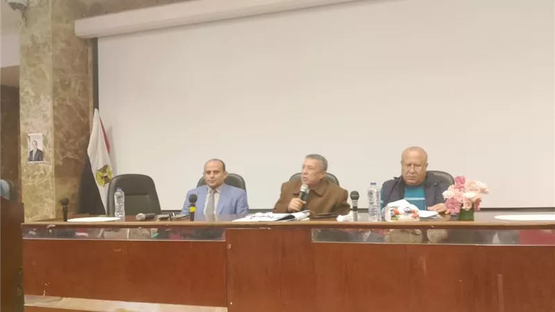 «تعليم البحيرة» يعقد اجتماعًا لمتابعة الموقف التنفيذى للمشروعات الجارية
