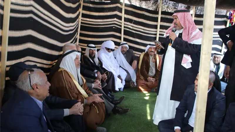 وزير الشباب ومحافظ الوادي يتفقدان معرض القرية التراثية 
