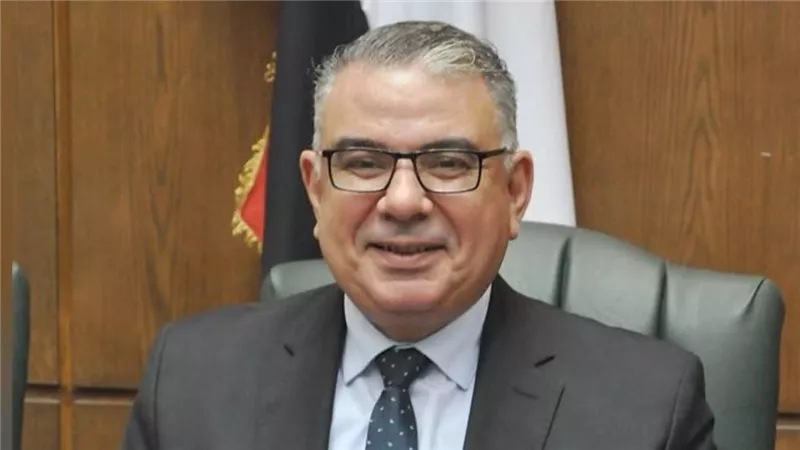 عميد تجارة عين شمس يُعلن جاهزية الكلية لامتحانات 60 ألف طالب.. خاص 