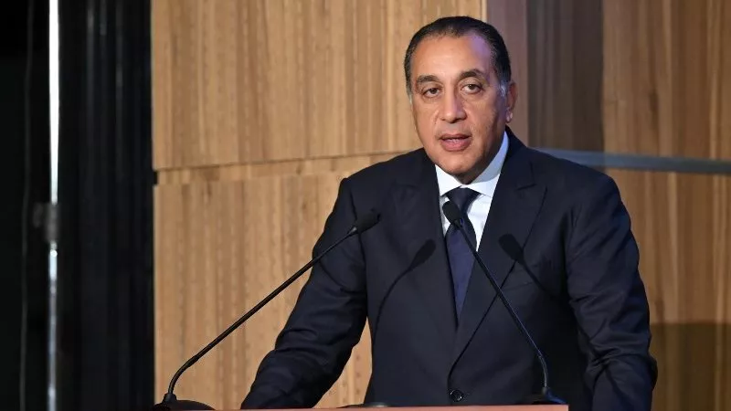 رئيس الوزراء يتابع زيادة الخدمات والأنشطة بالمحافظات الحدودية