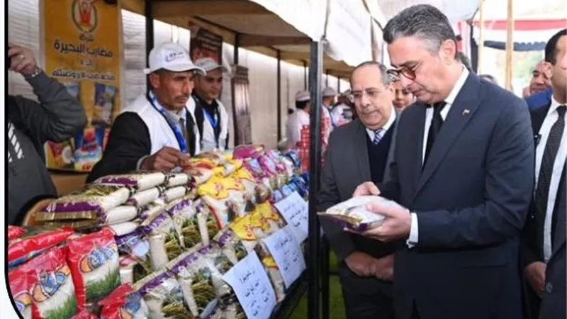 أسعار 100 سلعة بتخفيضات كبيرة فى سوق اليوم الواحد بحي المرج