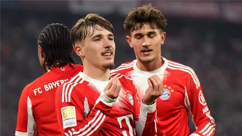 بايرن ميونخ ينجو من السقوط ويكتفي بالتعادل أمام ماينز (2-2) 