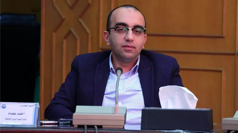 نائب محافظ الإسماعيلية يناقش آليات التعامل مع النظافة وتدوير المخلفات