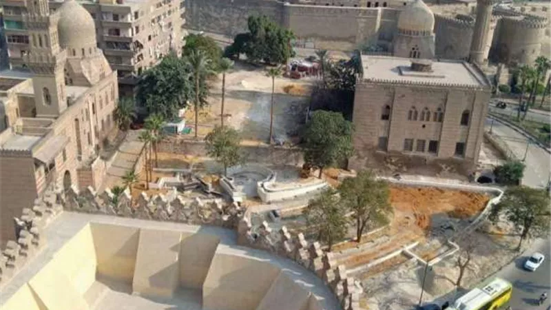 توفير سكن بديل لسكانها.. خطة حكومية لتطوير المنطقة المحيطة بالقلعة|فيديو