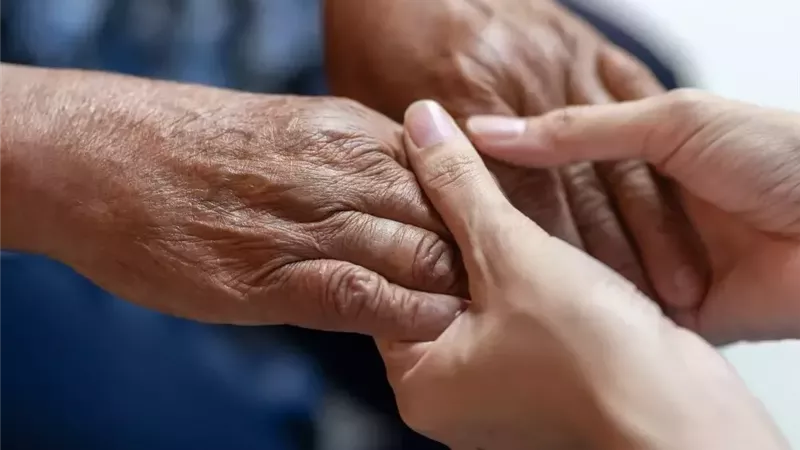 على طريقة «خلع وداد» بمسلسل جعفر العمدة.. زوج يصرخ: تركتني بعد 20 سنة زواج