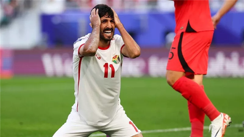 نجم الأهلي السابق: أنصح الإدارة بضم يزن النعيمات رغم إصابة الرباط الصليبي
