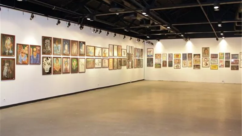 بمشاركة 16 فنانًا.. «الهناجر» يحتضن معرض «مراسم أبنوب»  